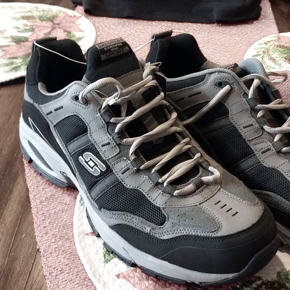 Men's Skechers 16 Wide Athletic Shoe Gem